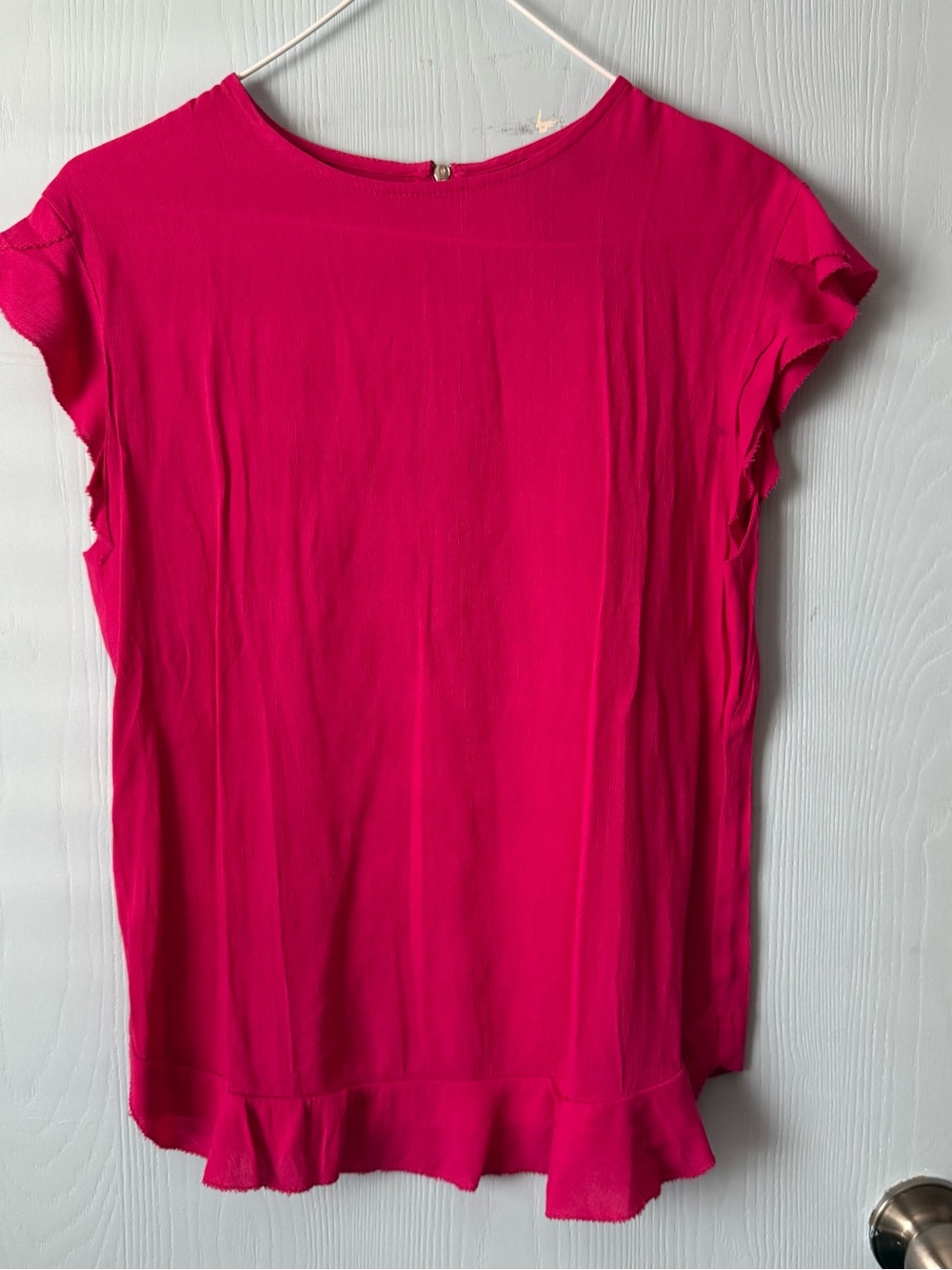 Women's Cap Sleeve Ruffle Hem Blouse in Fuchsia